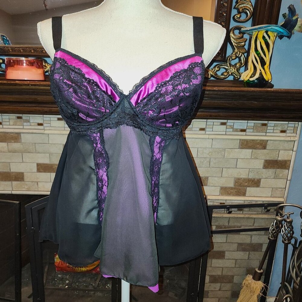 GENTLY WORN, VINTAGE BLACK AND PURPLE BABYDOLL BY " INTIMATE ATTITUDES".